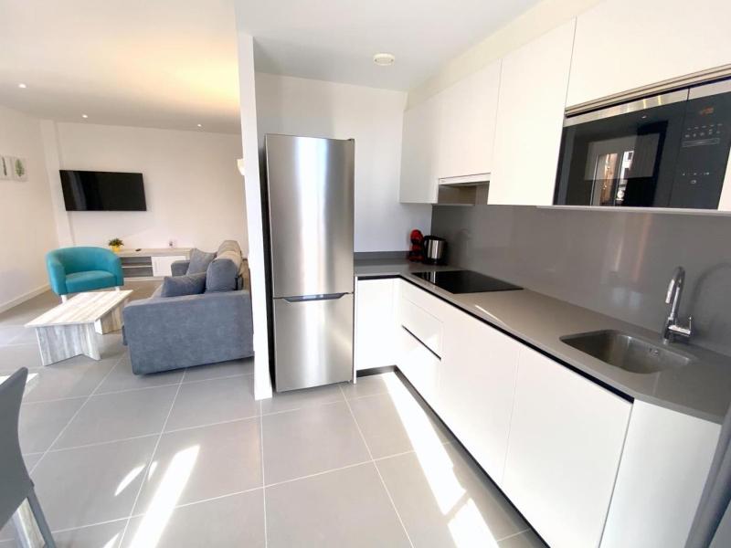 One-Bedroom Apartment image 2