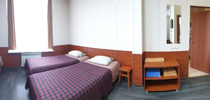 Twin Room with Balcony image 3