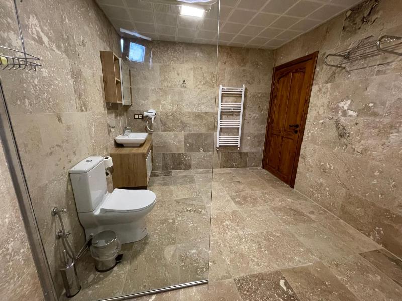 Deluxe Triple Room image 2