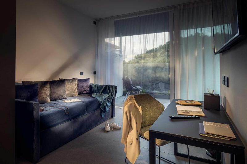 Executive Suite image 4