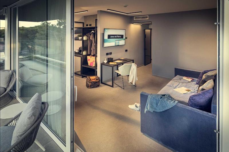 Executive Suite image 3