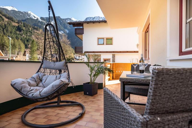 One-Bedroom Apartment with Balcony image 1