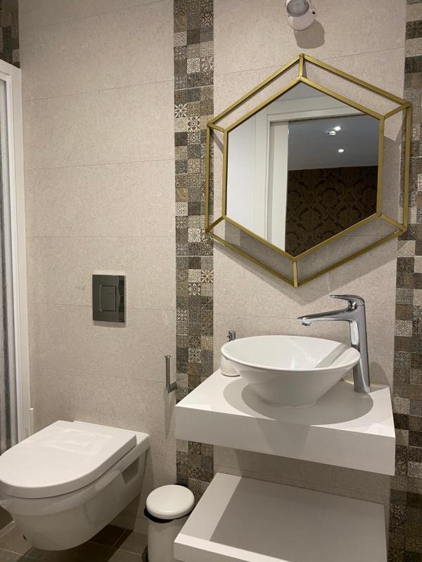 Twin Room image 2