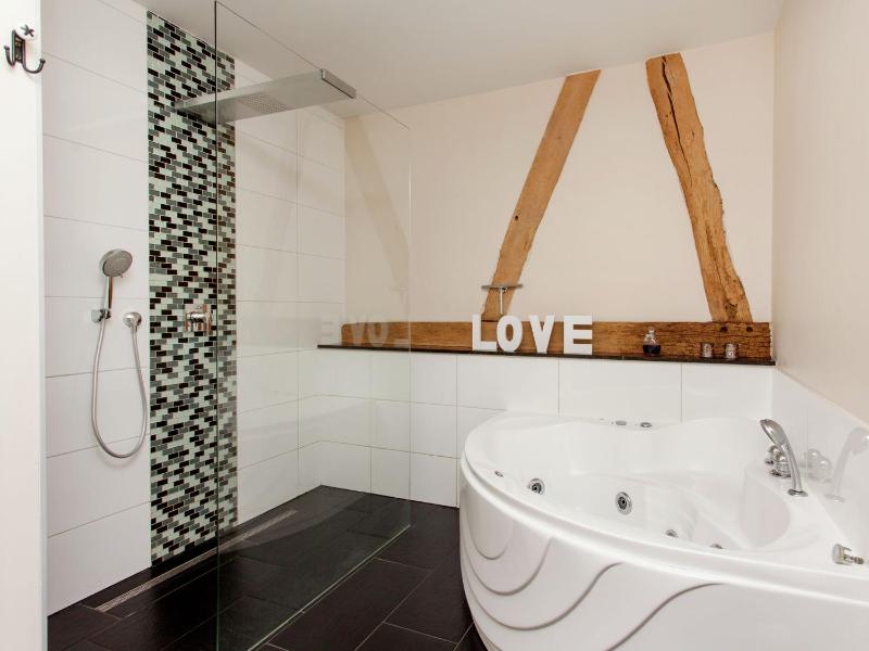 Three-Bedroom Holiday Home  image 2