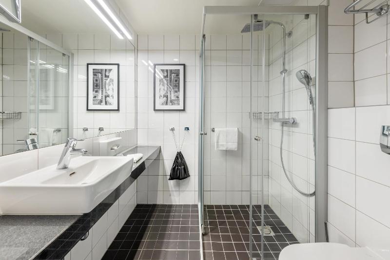 Standard Double or Twin Room image 2