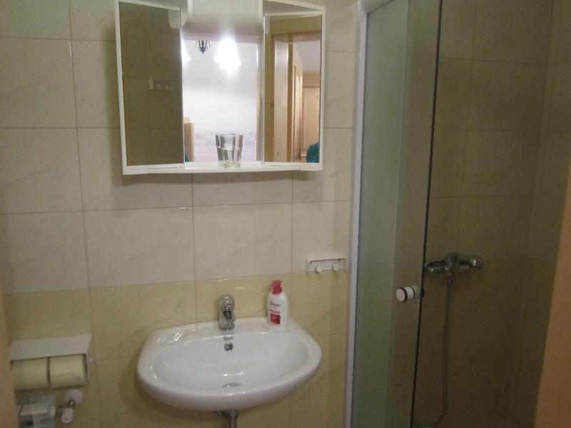 Single Room image 4