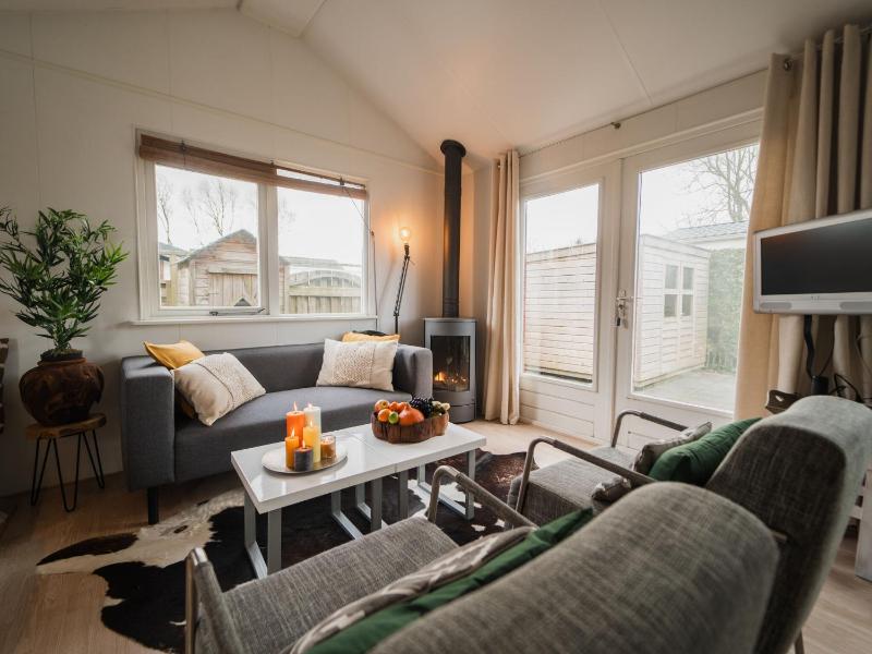 Three-Bedroom Chalet image 2