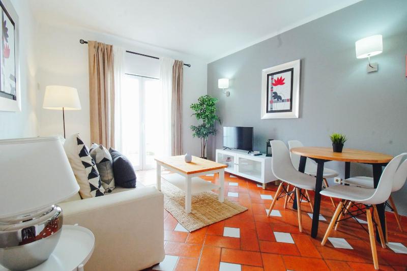 One-Bedroom Apartment with Terrace and Balcony image 4