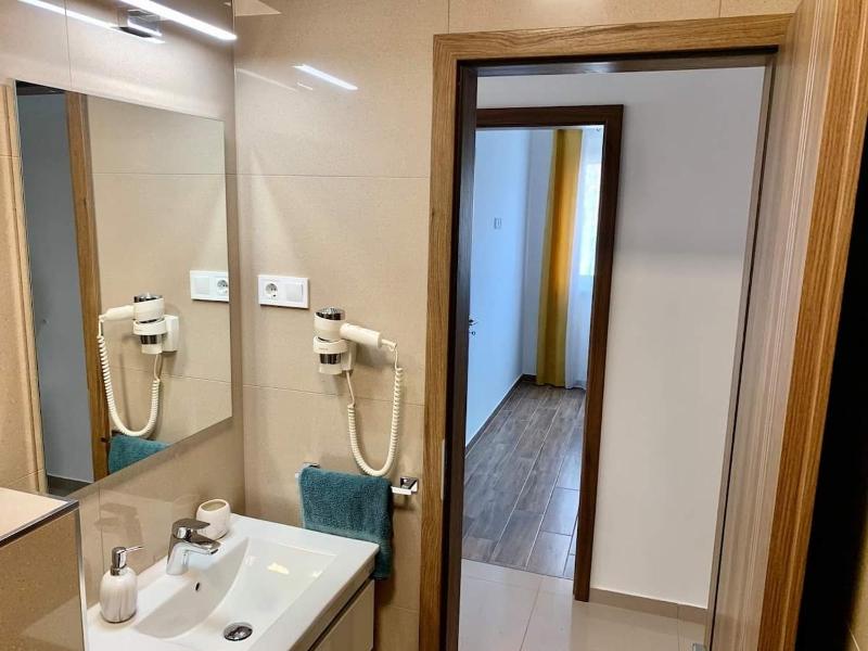 Amulett Wellness Apartman - image 31