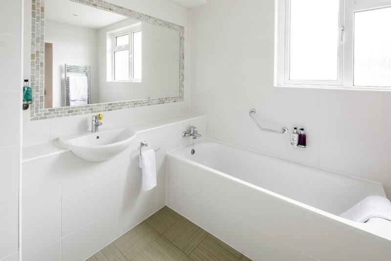 Deluxe Double or Twin Room with Sea View image 1