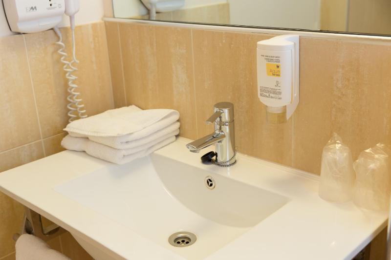 Superior Double Room image 3