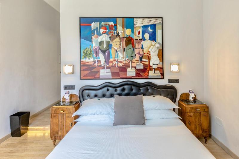 Double Room image 4