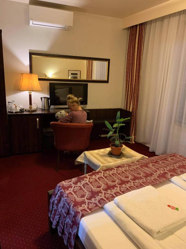 Triple Room 1 image 3