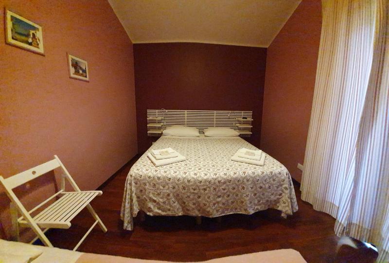Double or Twin Room with Private Bathroom image 1