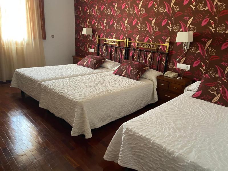 Triple Room image 2