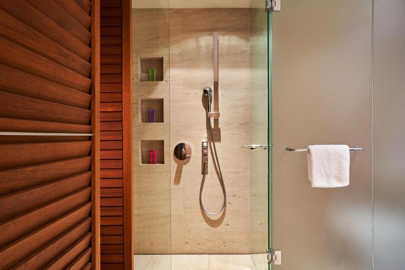 Double Room with Courtyard View image 4