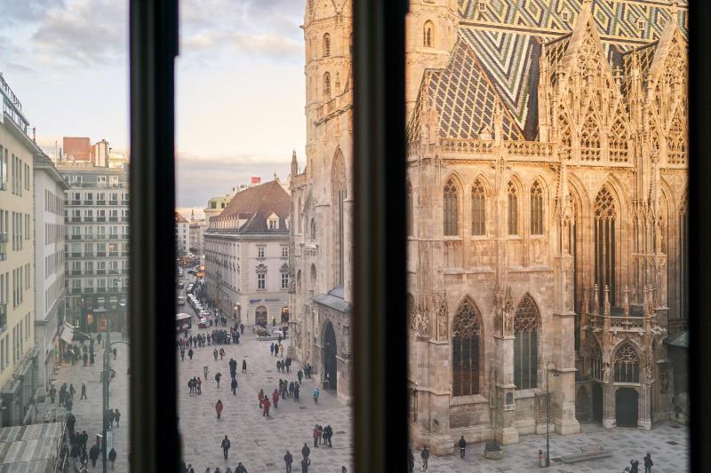 Deluxe Suite image 2