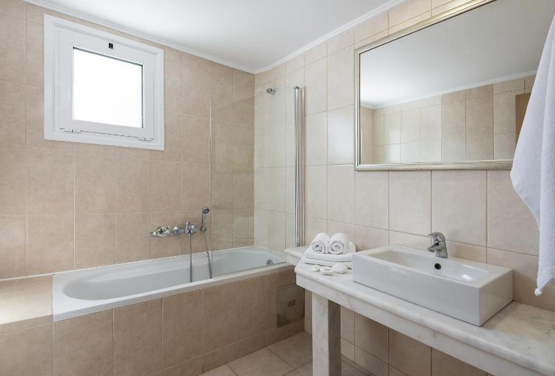 Double Room image 4