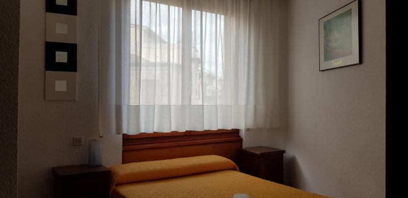 Single Room with Private Bathroom image 4