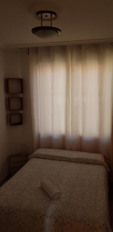 Standard Single Room with Shared Bathroom image 3