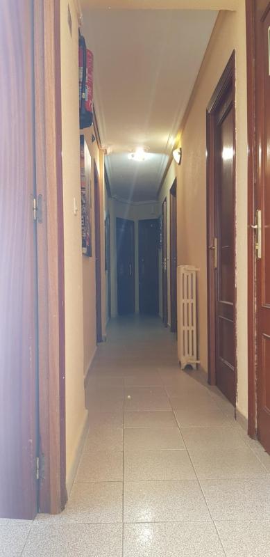 Standard Single Room with Shared Bathroom image 4