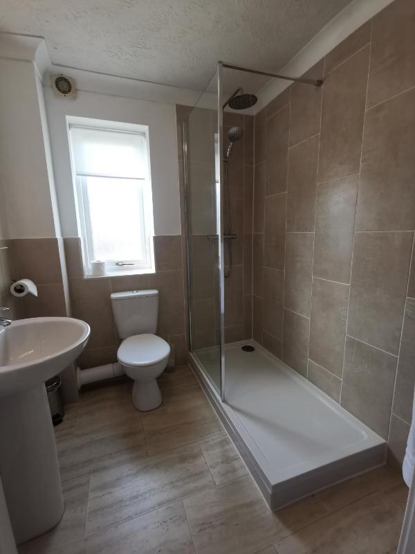 Standard Double Room image 3