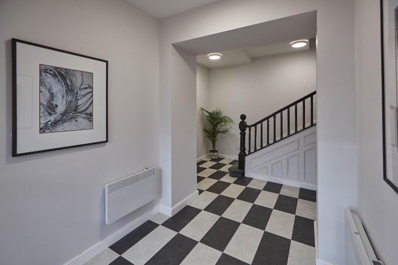 Host & Stay - Green View - image 15