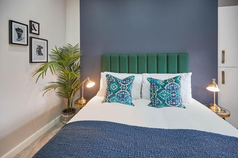 Host & Stay - Green View - image 5