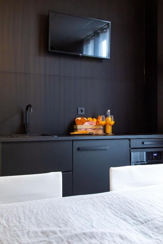Deluxe Double Room with Bath image 3