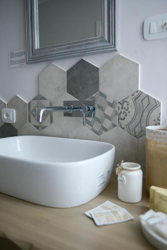 Junior Suite with Balcony image 4