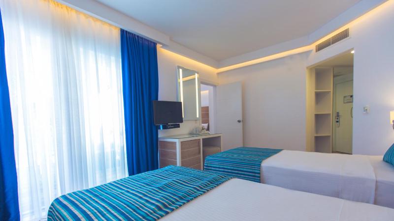 Family Suite (4 Adults) image 4