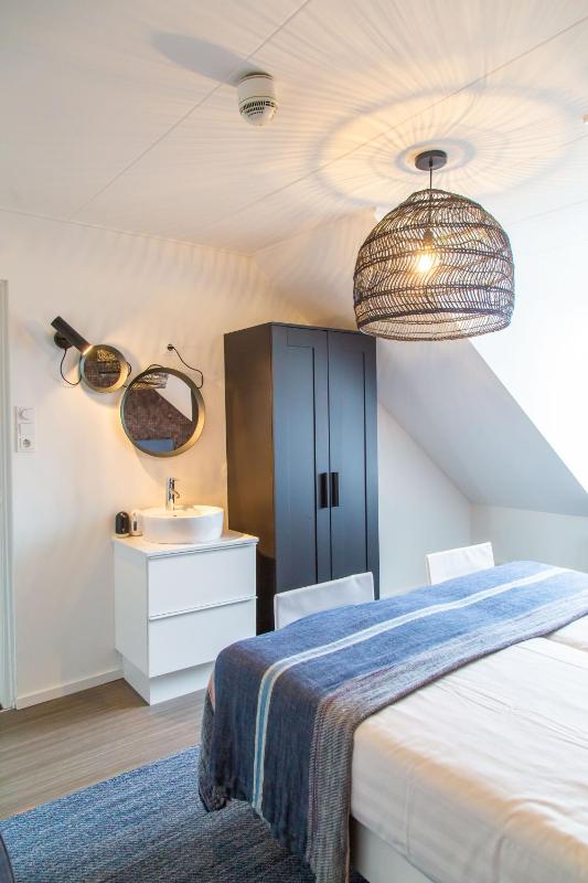 Two-Bedroom Apartment image 4