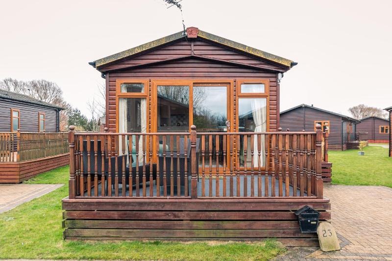 La-Serenite Lodge With Hot Tub Images