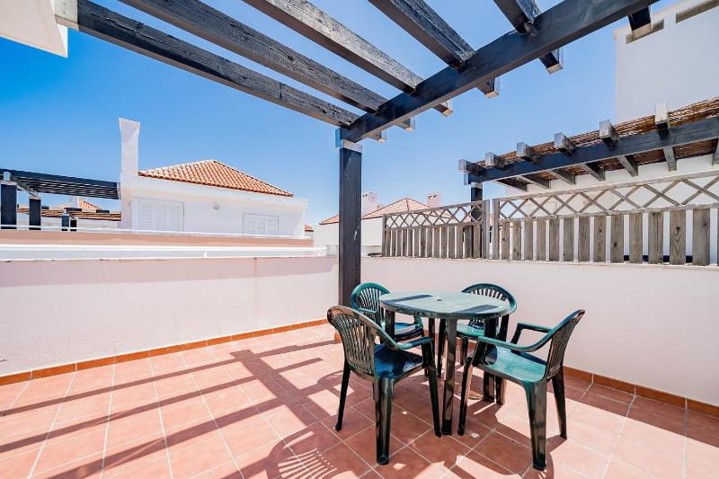 Traditional Seaside Tavira Apartment - image 6