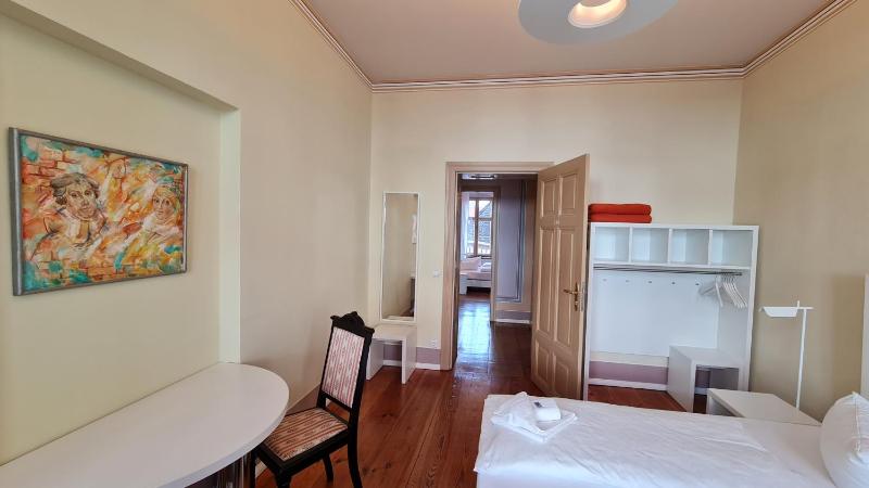 Standard Suite image 3