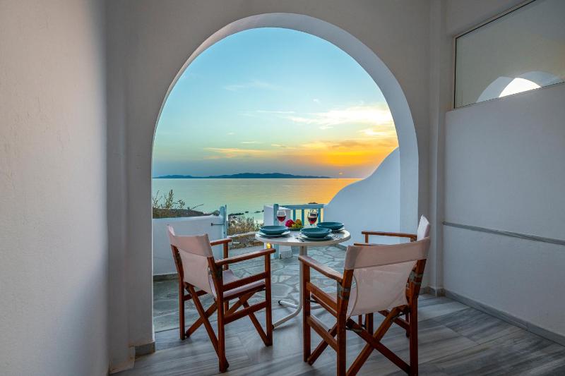 One-Bedroom Apartment with Sea View image 1
