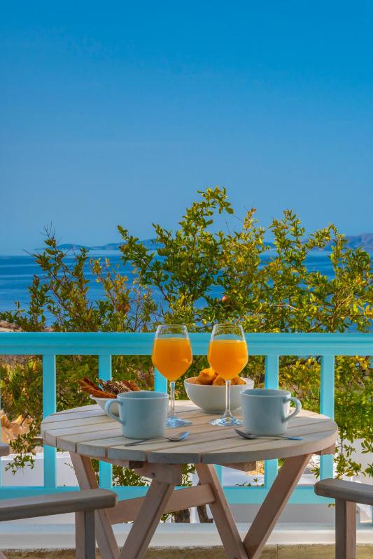 One-Bedroom Apartment with Sea View image 3
