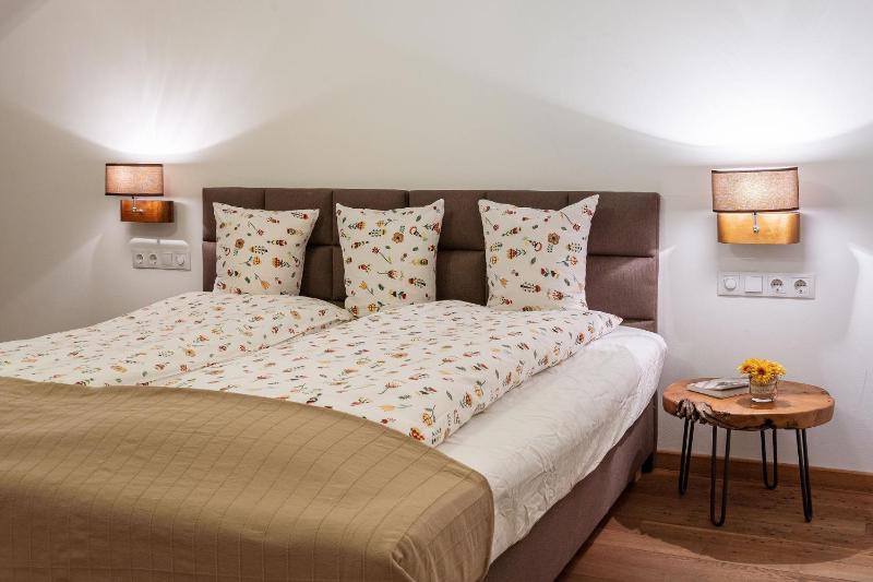 Standard Double Room image 3