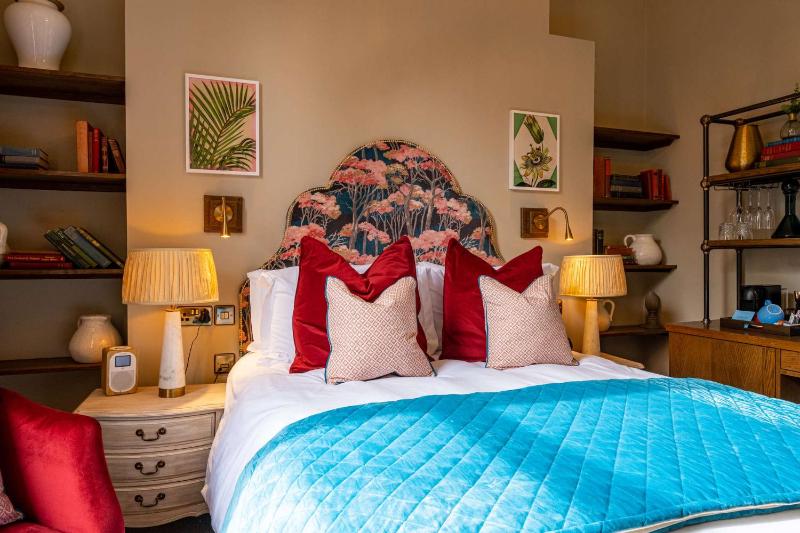Double Room image 4