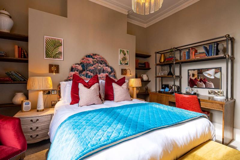 Double Room image 1