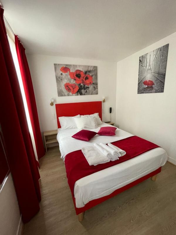 Superior Double Room with Bath image 1