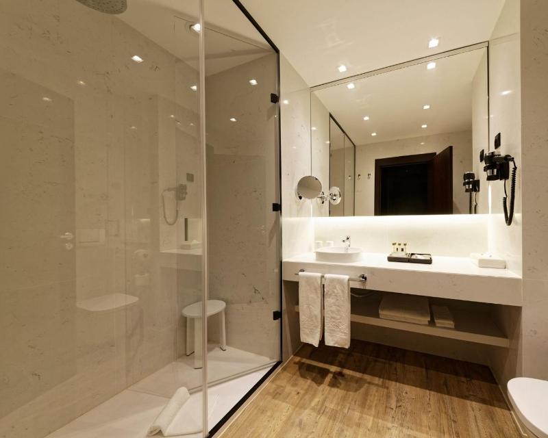 Executive Suite image 1