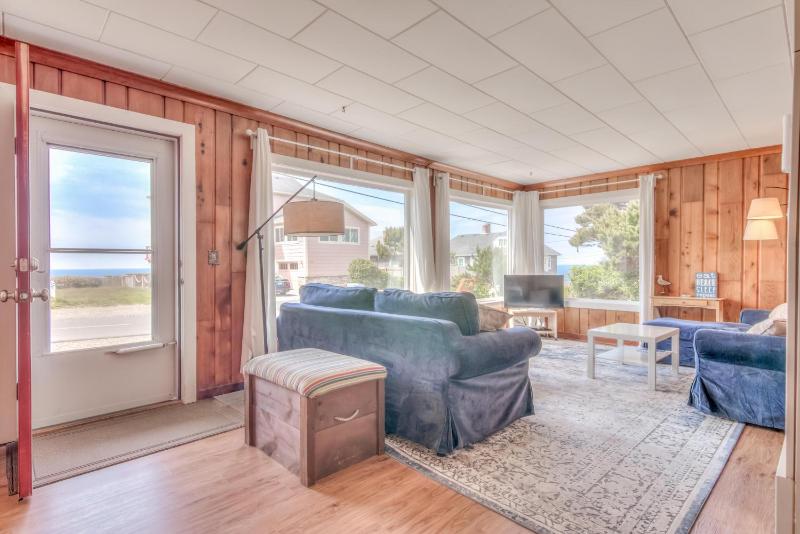 Sea Chalet - image 10