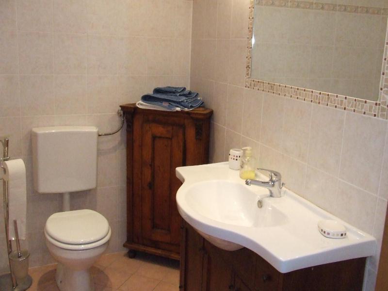Triple Room with Private Bathroom image 4