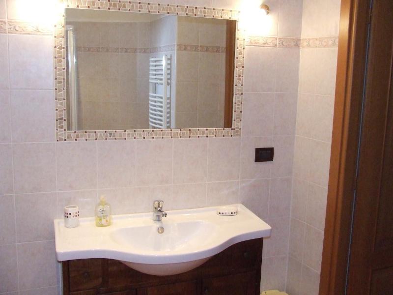 Triple Room with Private Bathroom image 3