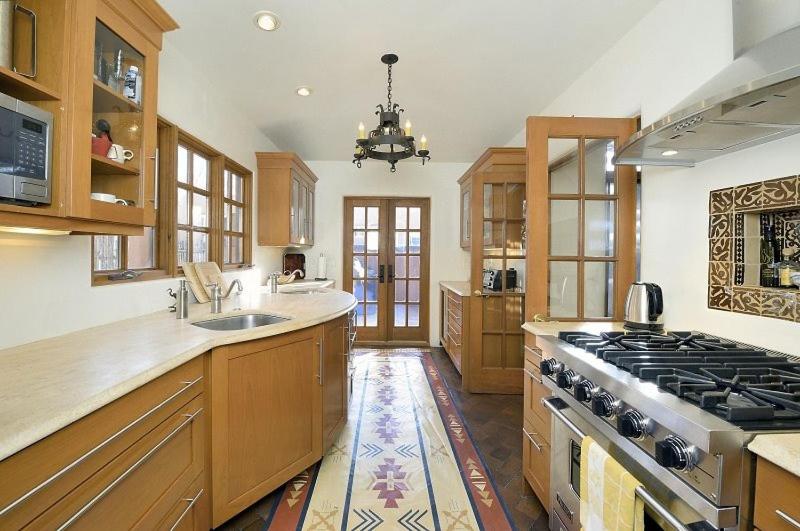 Three-Bedroom Holiday Home  image 2