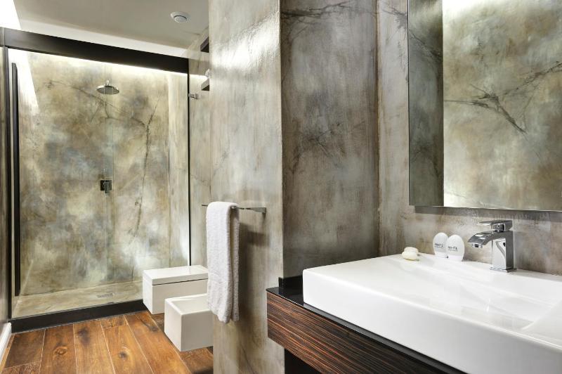 Superior Double Room image 3