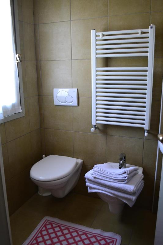 Double Room with Balcony image 3