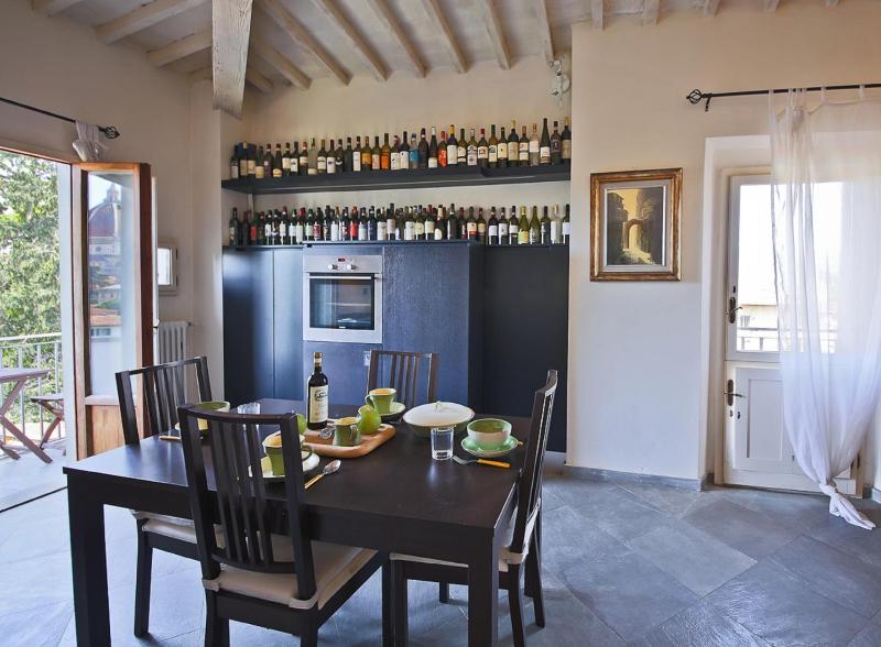 Two-Bedroom Apartment with Balcony - Via della Pergola 57 image 4