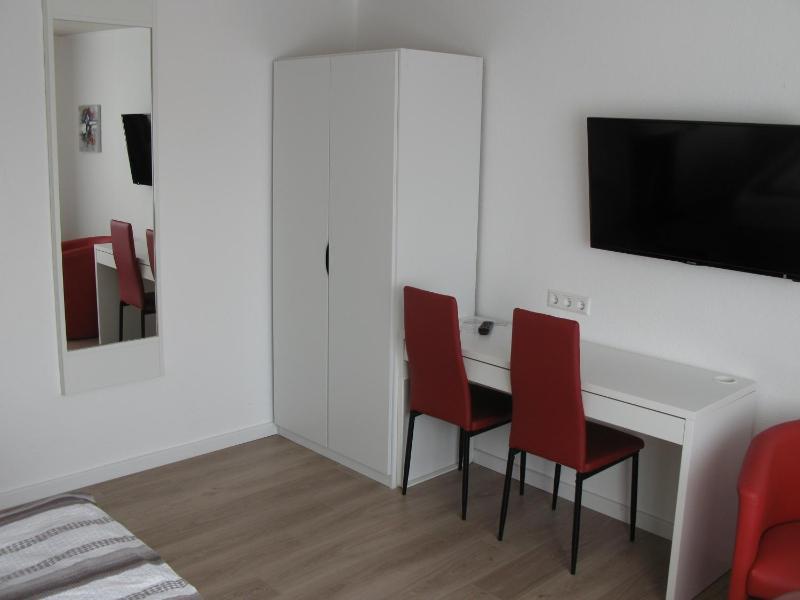 Double Room image 2
